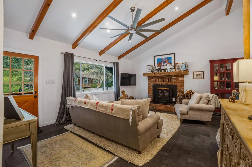 25106 Rim Rock Road Idyllwild, CA 92549