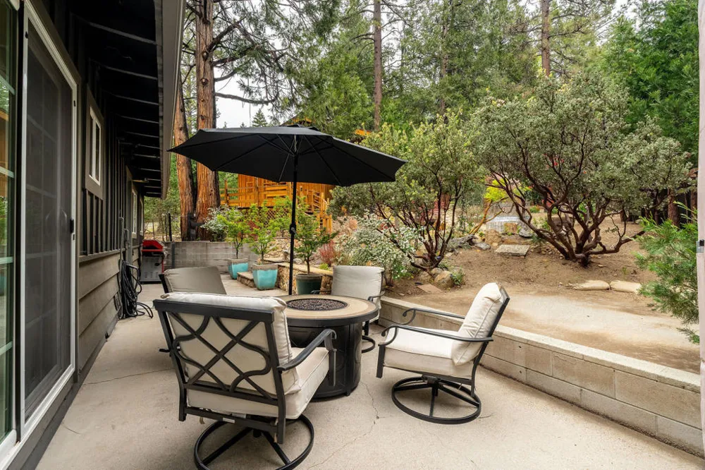 25106 Rim Rock Road Idyllwild, CA 92549
