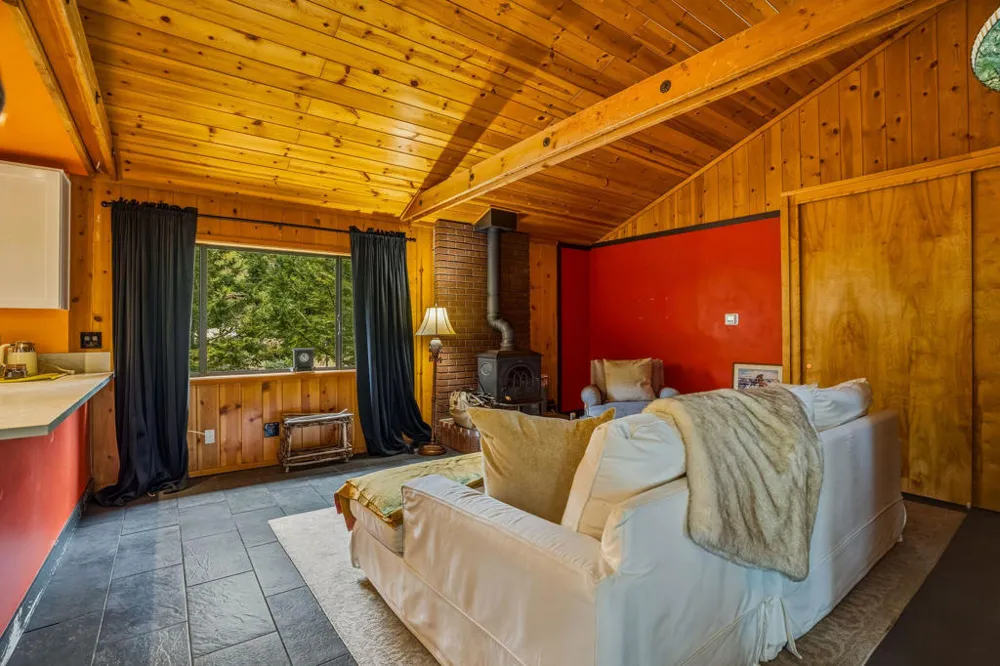 25106 Rim Rock Road Idyllwild, CA 92549