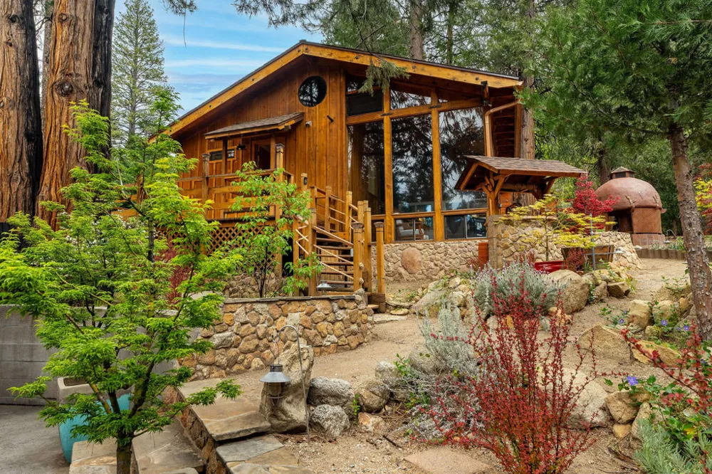 25106 Rim Rock Road Idyllwild, CA 92549