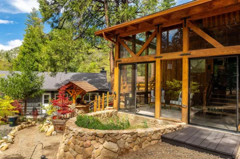 25106 Rim Rock Road
