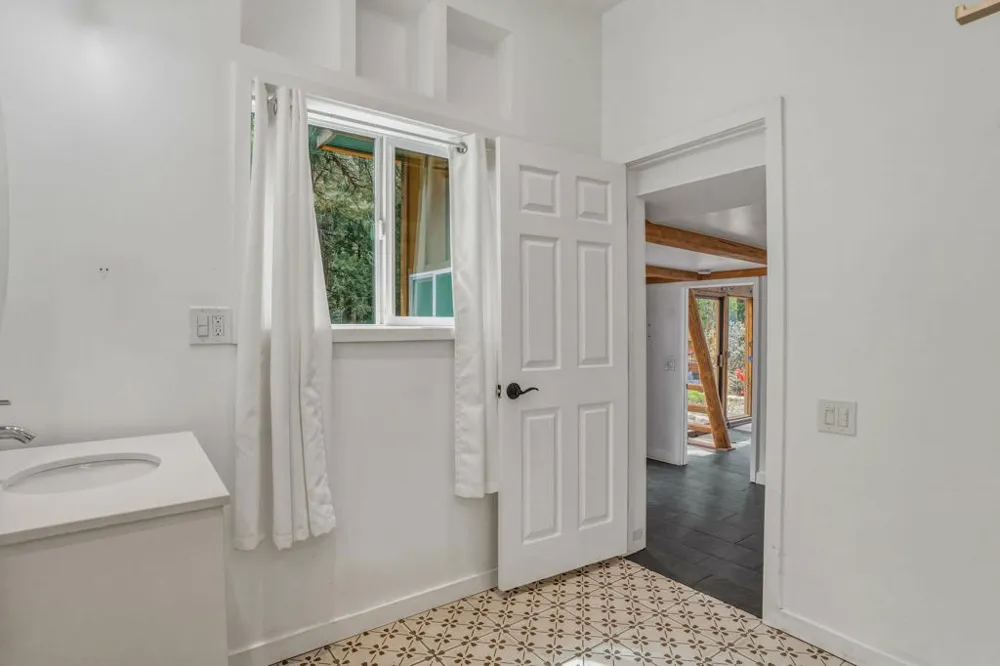 25106 Rim Rock Road Idyllwild, CA 92549