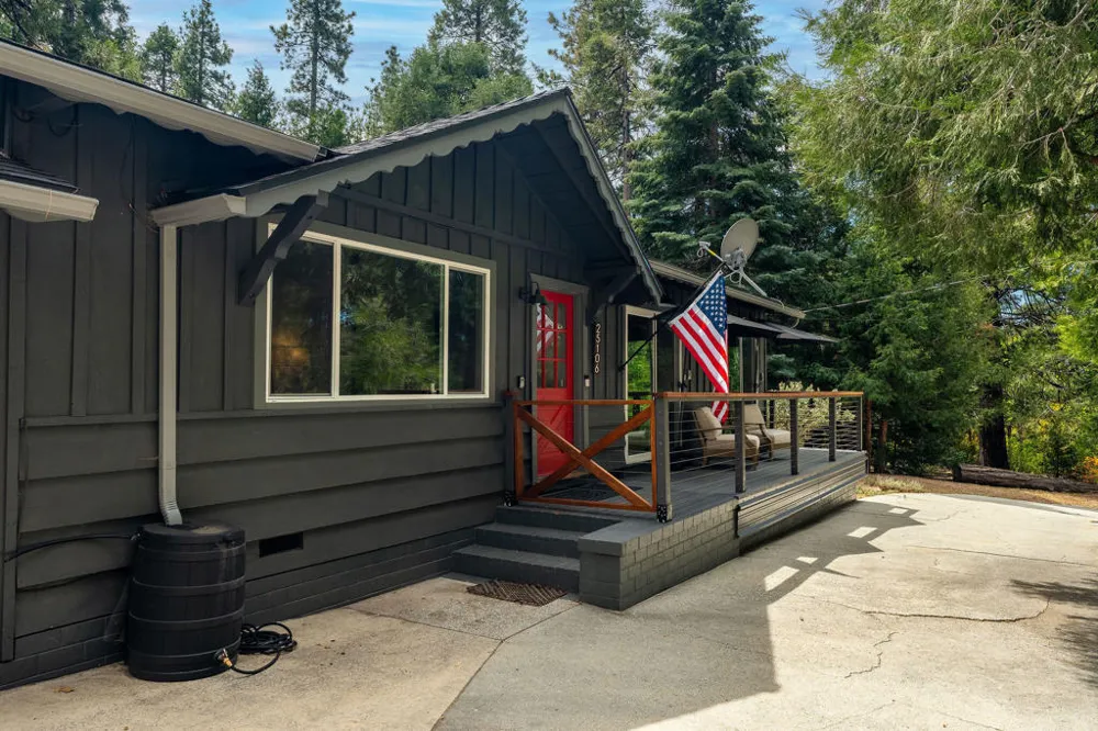 25106 Rim Rock Road Idyllwild, CA 92549