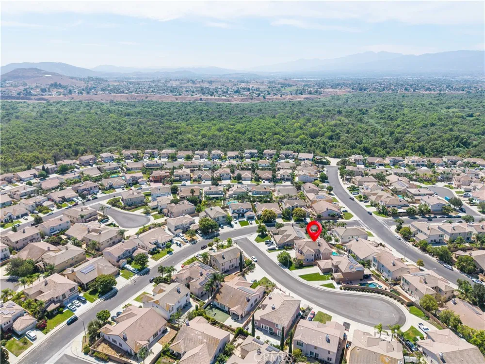 13855 Reposa Court Eastvale, CA 92880
