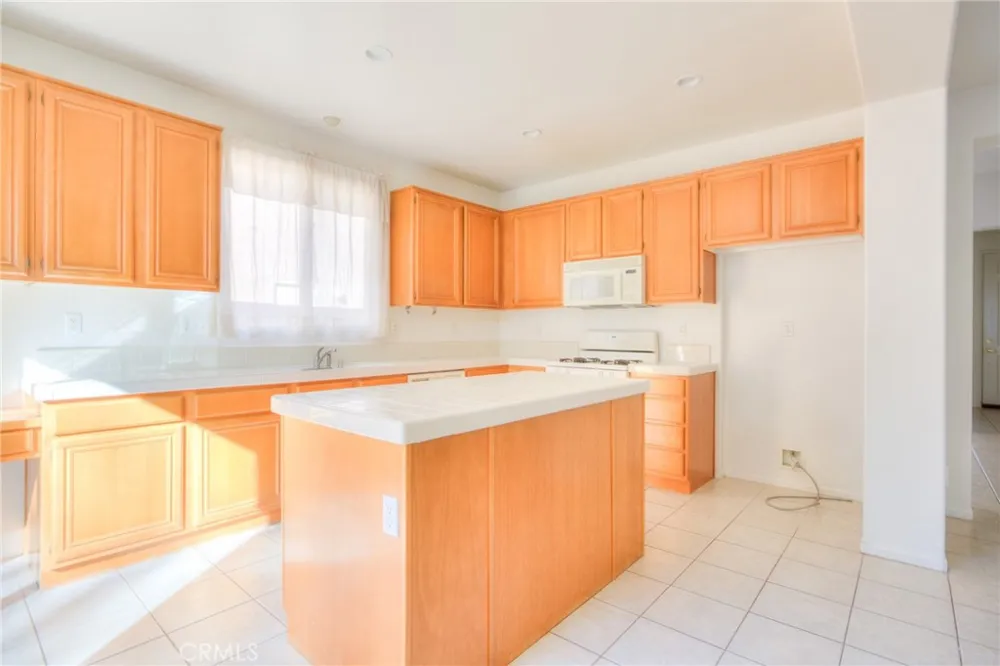 3879 Bella Villagio Perris, CA 92571