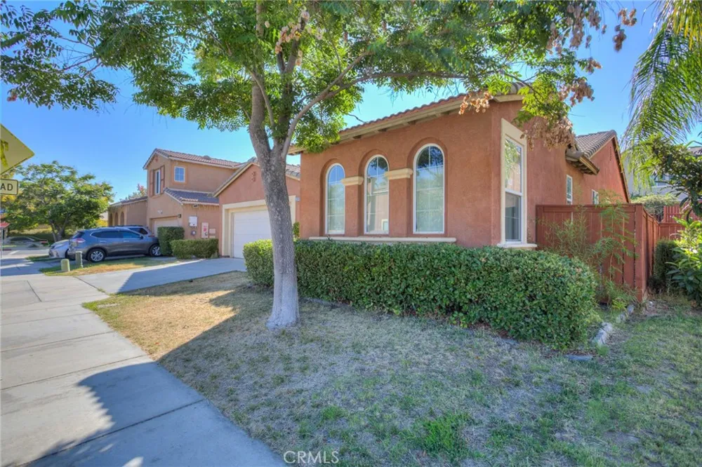 3879 Bella Villagio Perris, CA 92571