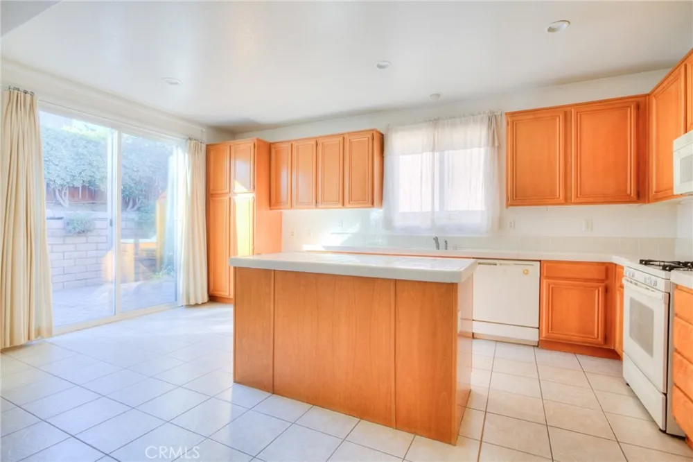3879 Bella Villagio Perris, CA 92571