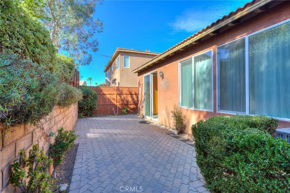 3879 Bella Villagio Perris, CA 92571