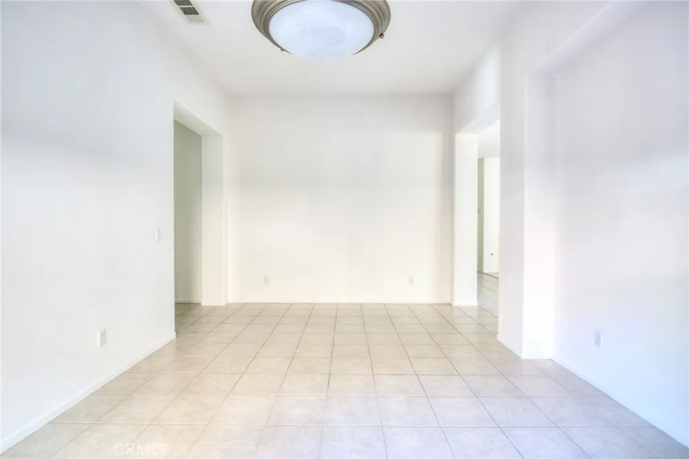 3879 Bella Villagio Perris, CA 92571
