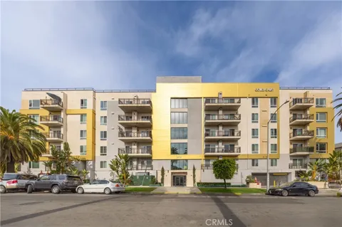 2939 Leeward #305