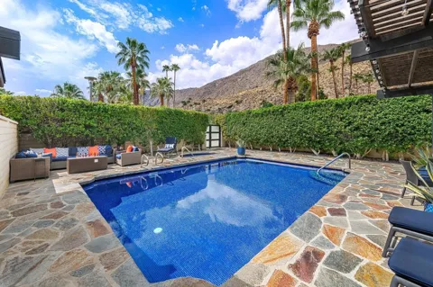 572 W Arenas Road #2