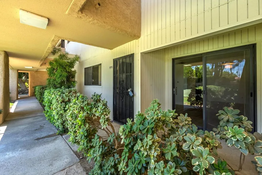 2810 Arcadia Court #A-115 Palm Springs, CA 92262