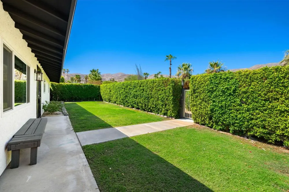 38700 Paradise Way Cathedral City, CA 92234