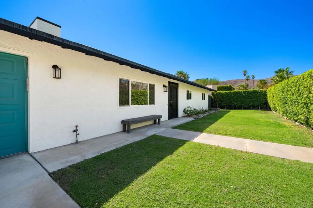 38700 Paradise Way Cathedral City, CA 92234