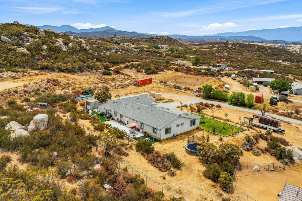 42030 Wildwood Lane Aguanga, CA 92536
