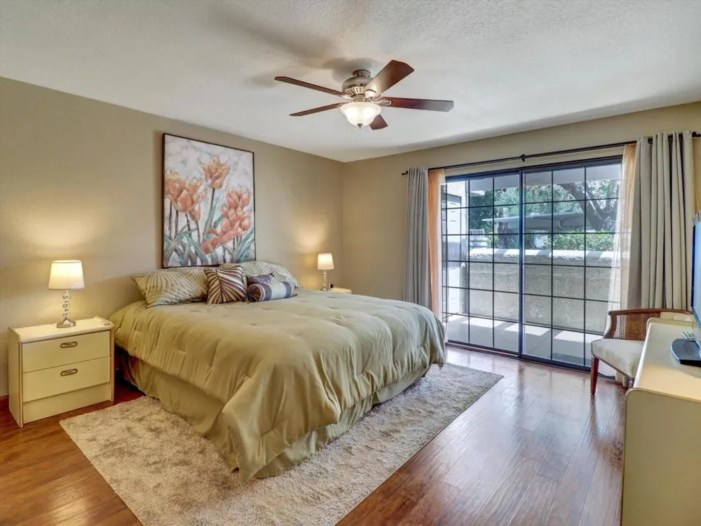 2001 E Camino Parocela #C21 Palm Springs, CA 92264