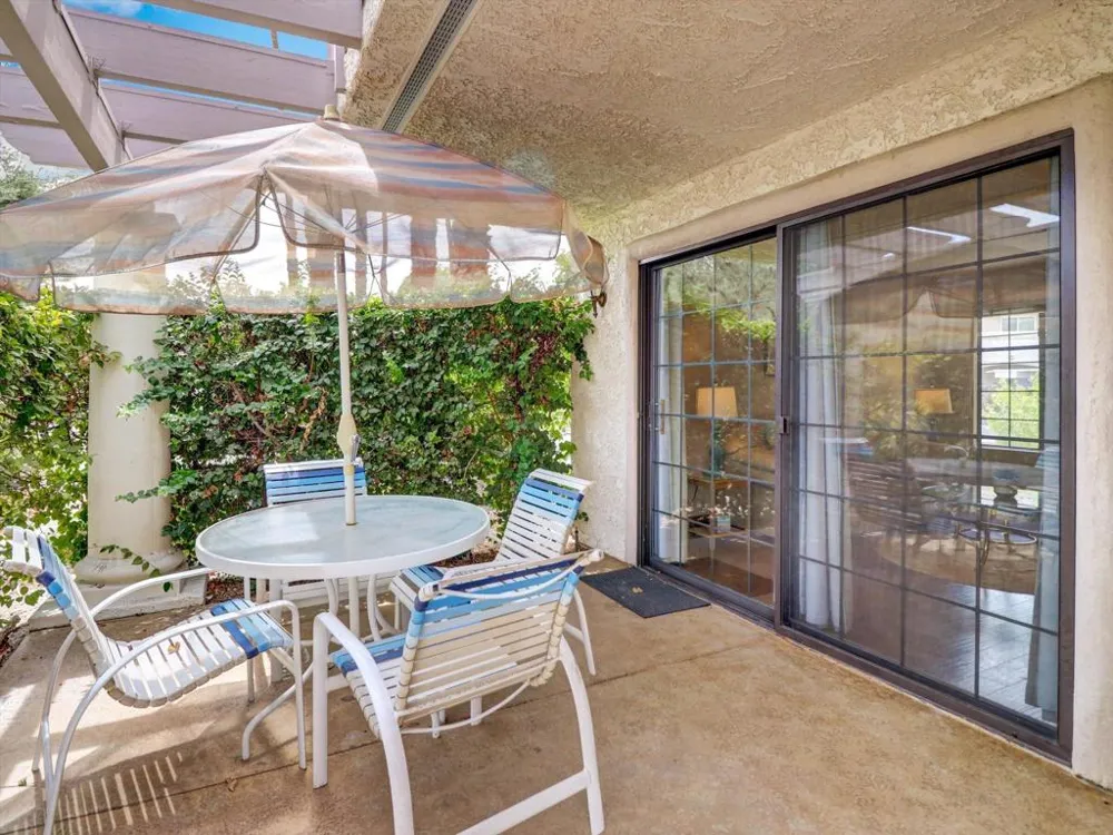 2001 E Camino Parocela #C21 Palm Springs, CA 92264