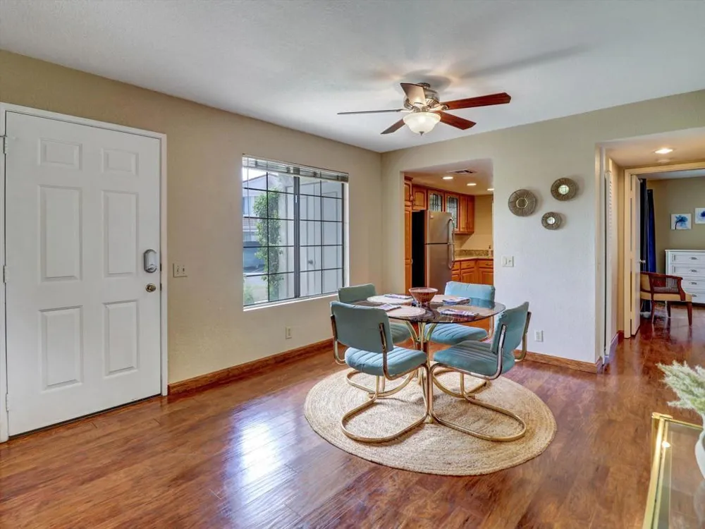 2001 E Camino Parocela #C21 Palm Springs, CA 92264