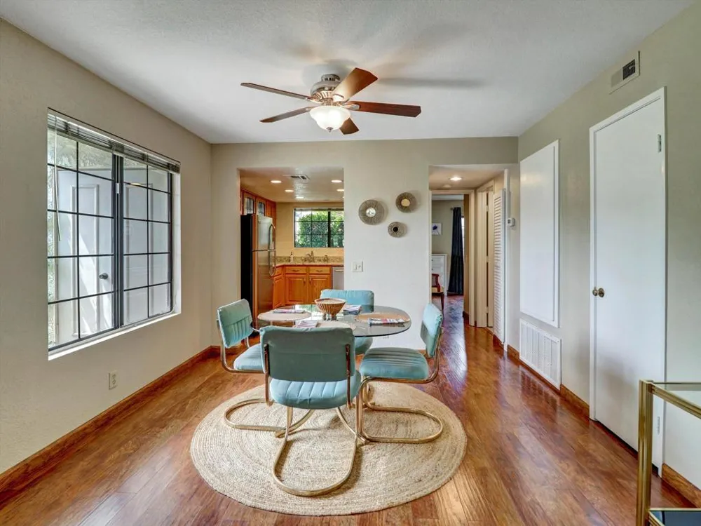 2001 E Camino Parocela #C21 Palm Springs, CA 92264