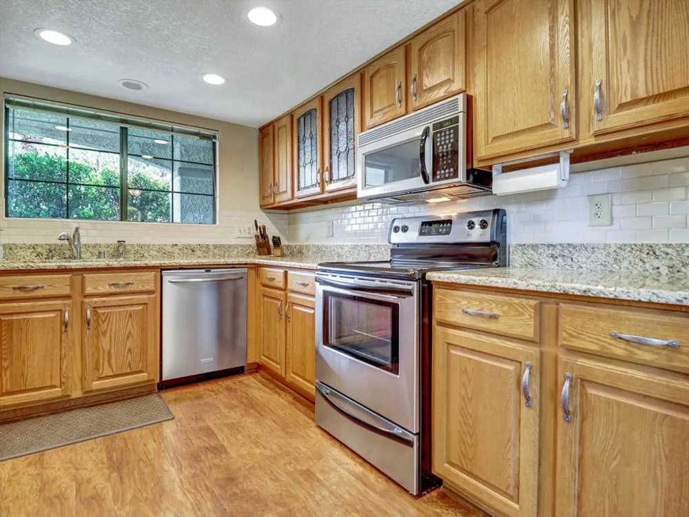 2001 E Camino Parocela #C21 Palm Springs, CA 92264