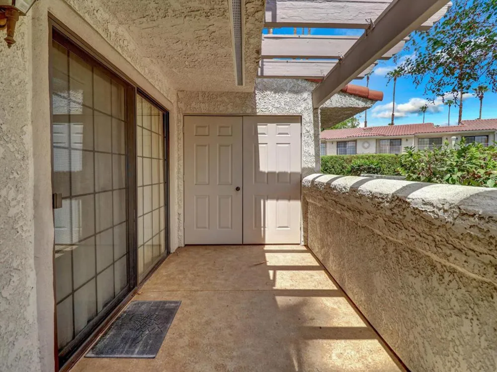 2001 E Camino Parocela #C21 Palm Springs, CA 92264