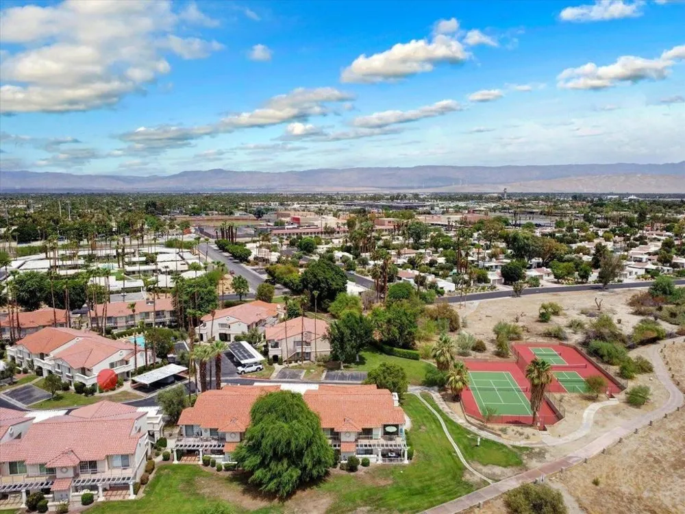 2001 E Camino Parocela #C21 Palm Springs, CA 92264