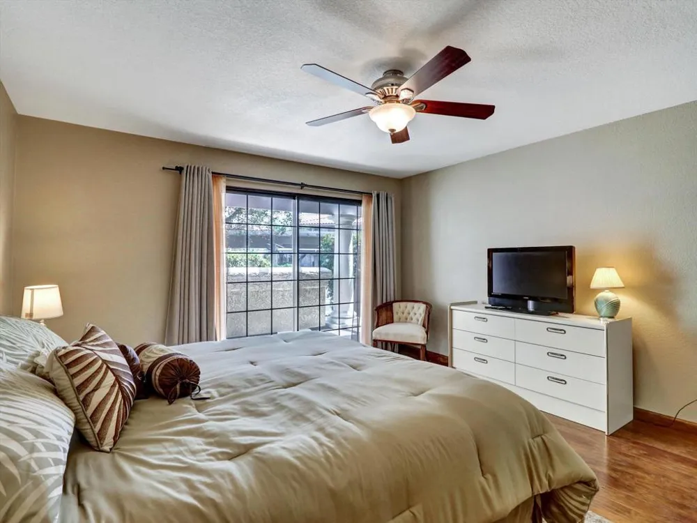 2001 E Camino Parocela #C21 Palm Springs, CA 92264