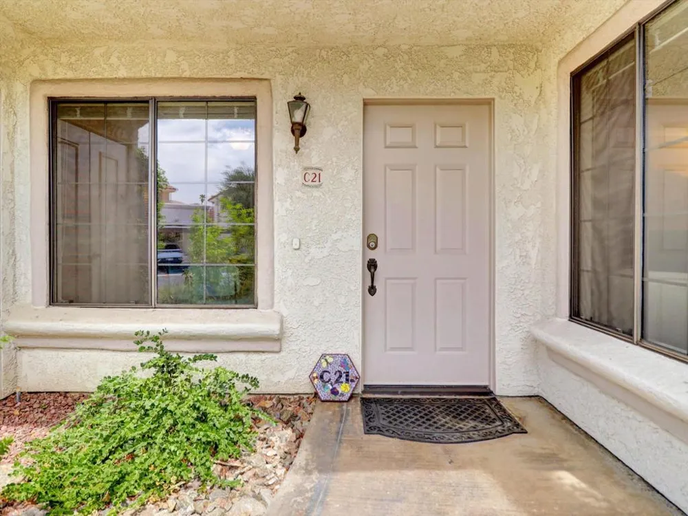 2001 E Camino Parocela #C21 Palm Springs, CA 92264