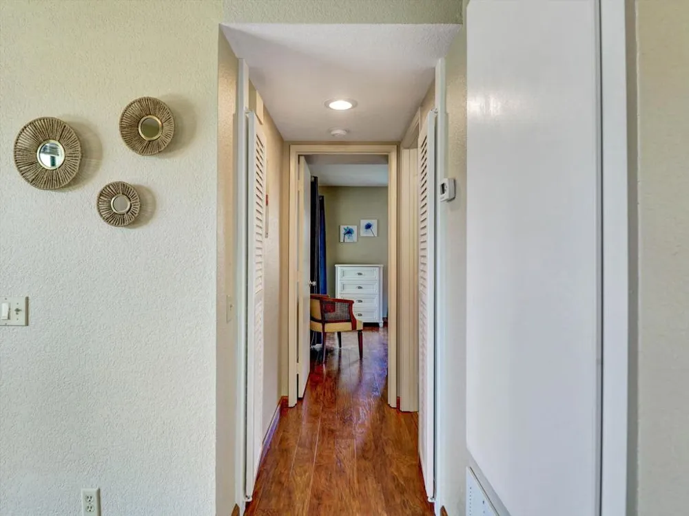 2001 E Camino Parocela #C21 Palm Springs, CA 92264