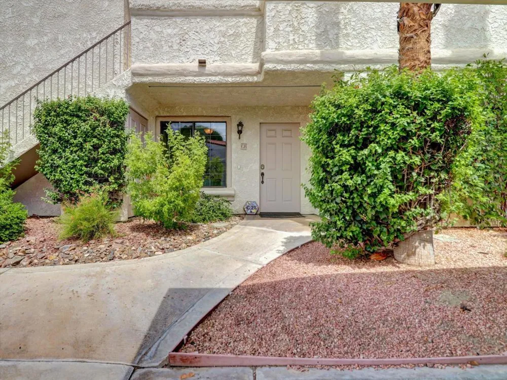 2001 E Camino Parocela #C21 Palm Springs, CA 92264
