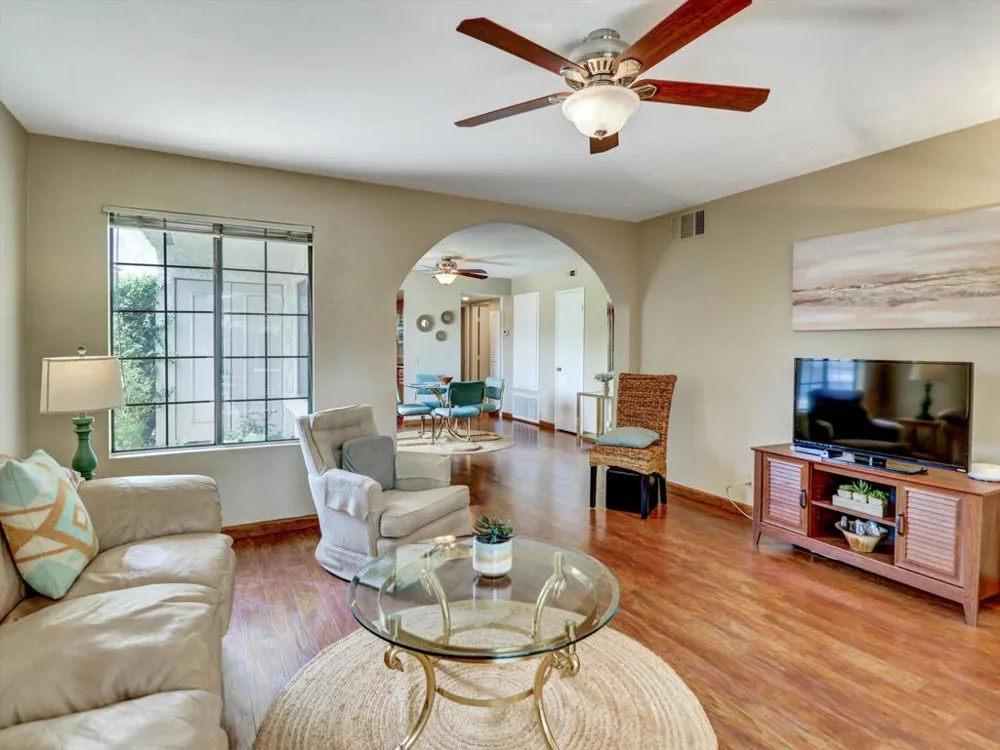 2001 E Camino Parocela #C21 Palm Springs, CA 92264