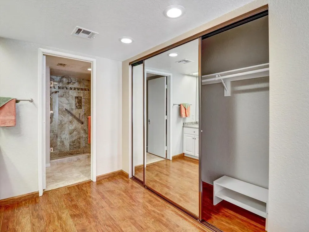 2001 E Camino Parocela #C21 Palm Springs, CA 92264