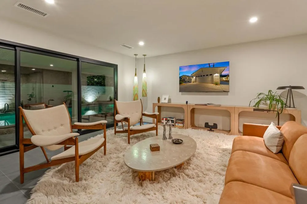 2063 S Broadmoor Drive Palm Springs, CA 92264