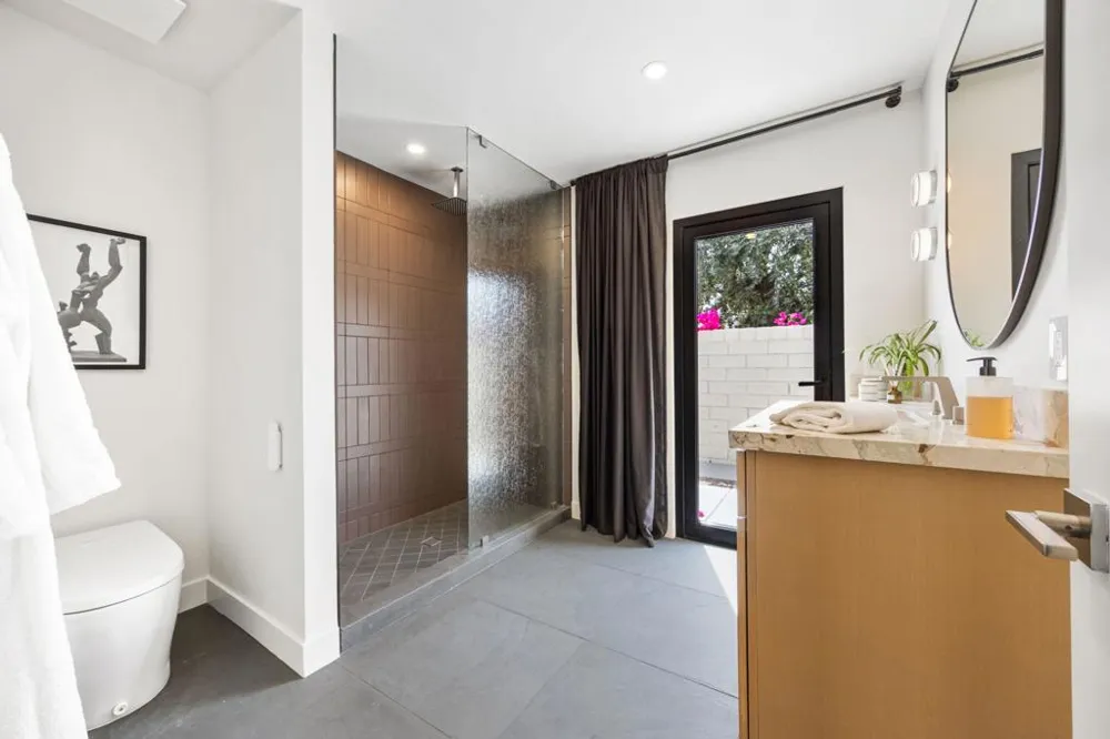 2063 S Broadmoor Drive Palm Springs, CA 92264