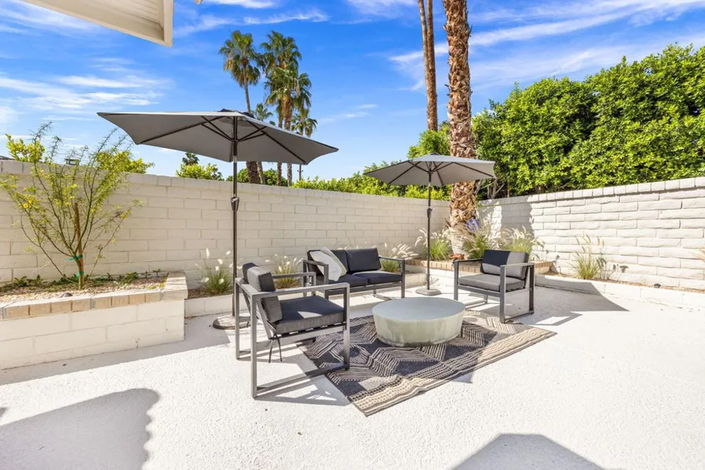 2063 S Broadmoor Drive Palm Springs, CA 92264