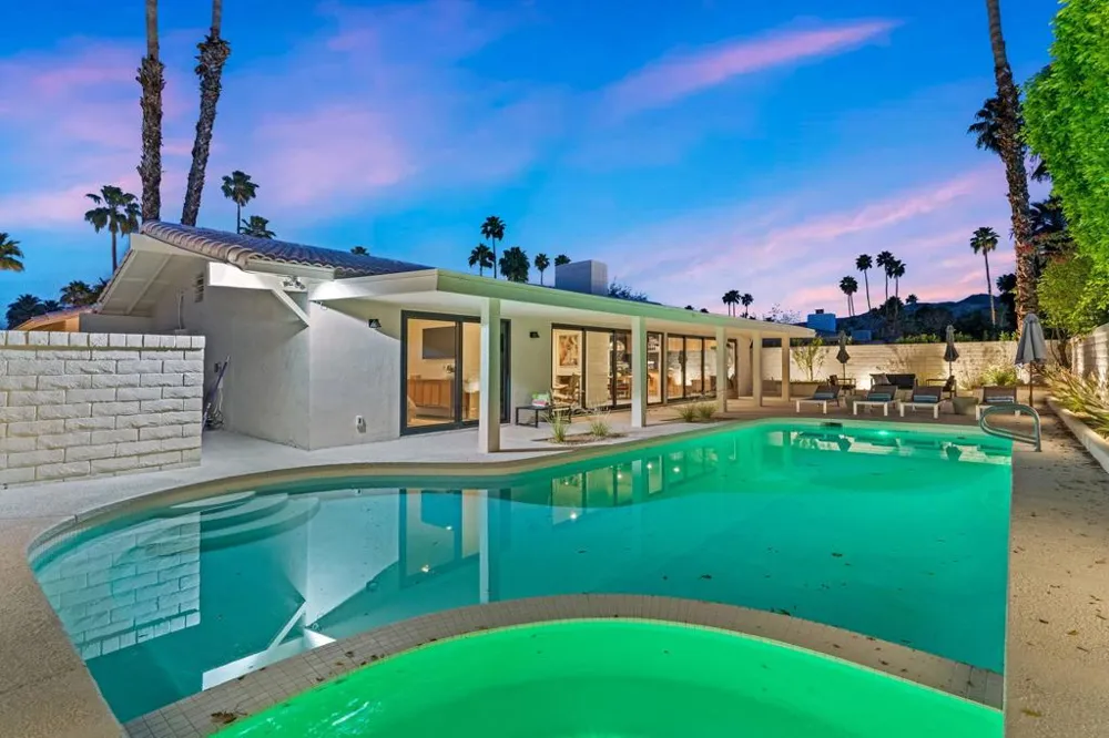 2063 S Broadmoor Drive Palm Springs, CA 92264
