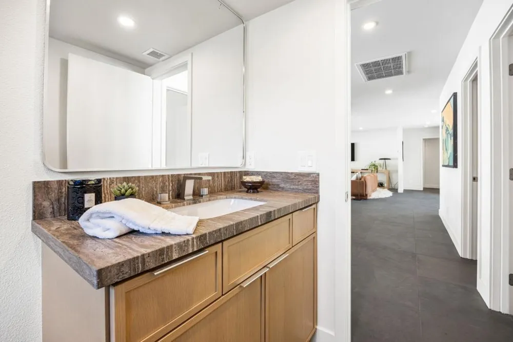 2063 S Broadmoor Drive Palm Springs, CA 92264