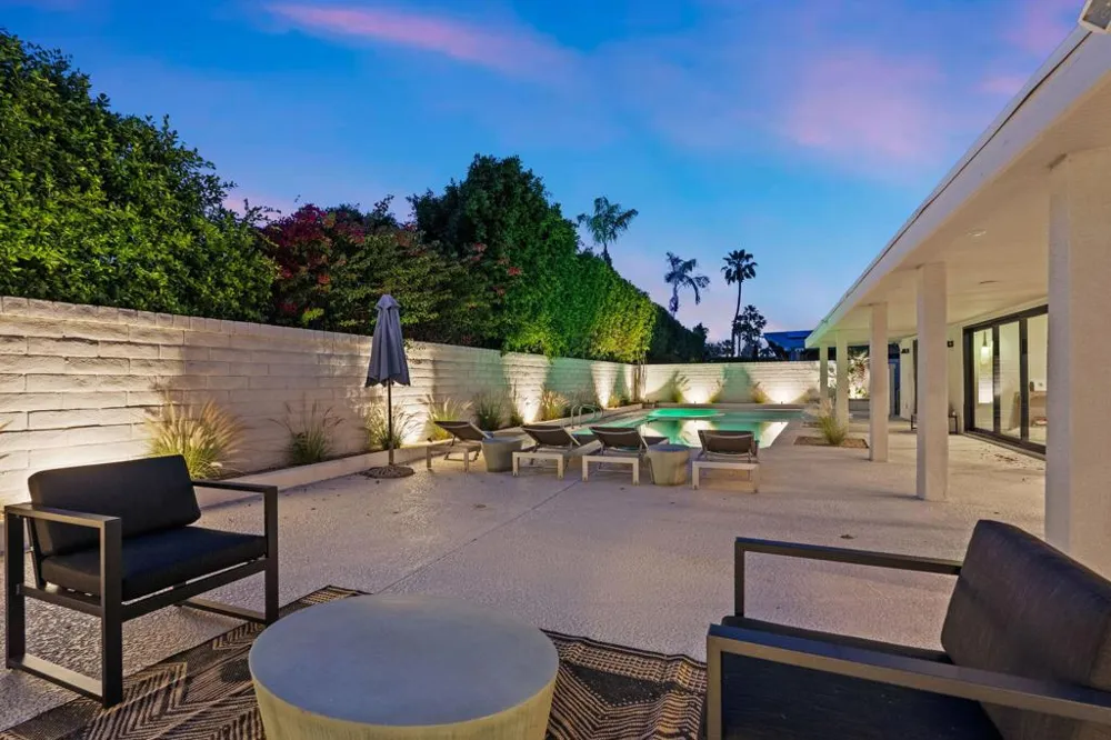 2063 S Broadmoor Drive Palm Springs, CA 92264