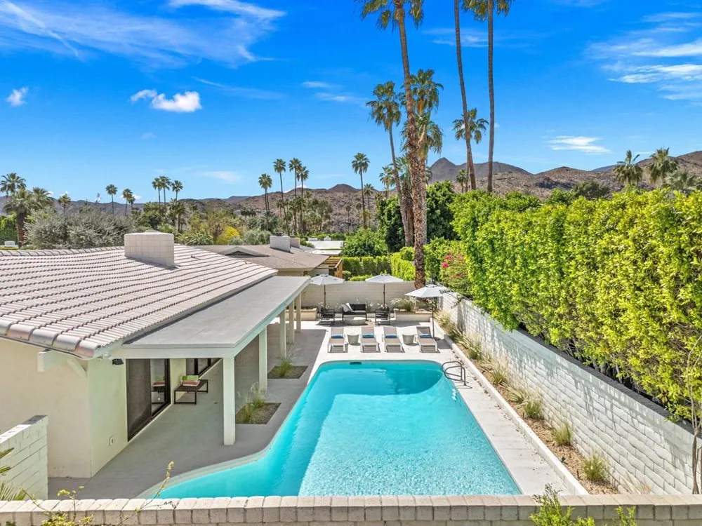 2063 S Broadmoor Drive Palm Springs, CA 92264