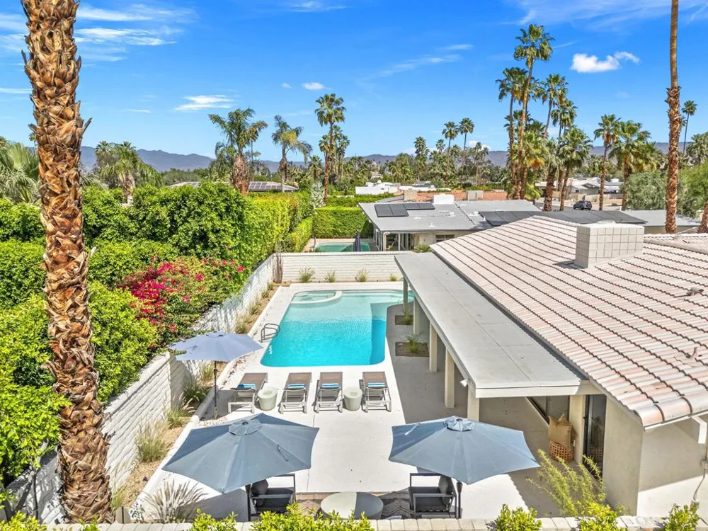 2063 S Broadmoor Drive Palm Springs, CA 92264