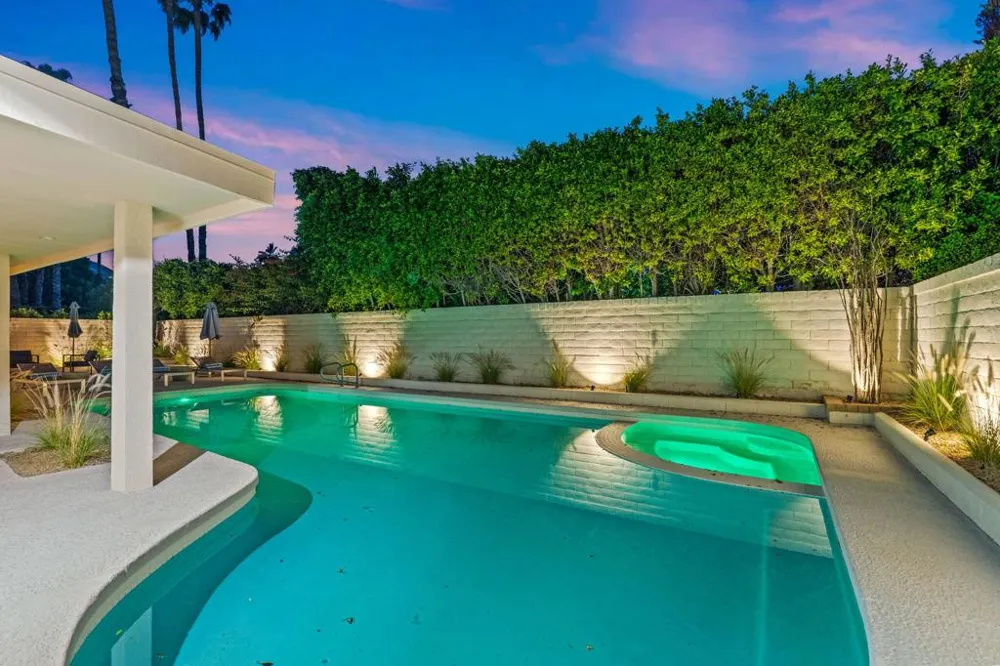 2063 S Broadmoor Drive Palm Springs, CA 92264