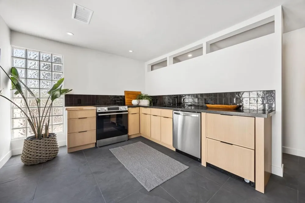 2063 S Broadmoor Drive Palm Springs, CA 92264