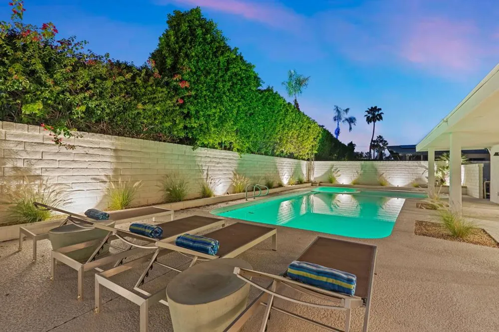2063 S Broadmoor Drive Palm Springs, CA 92264