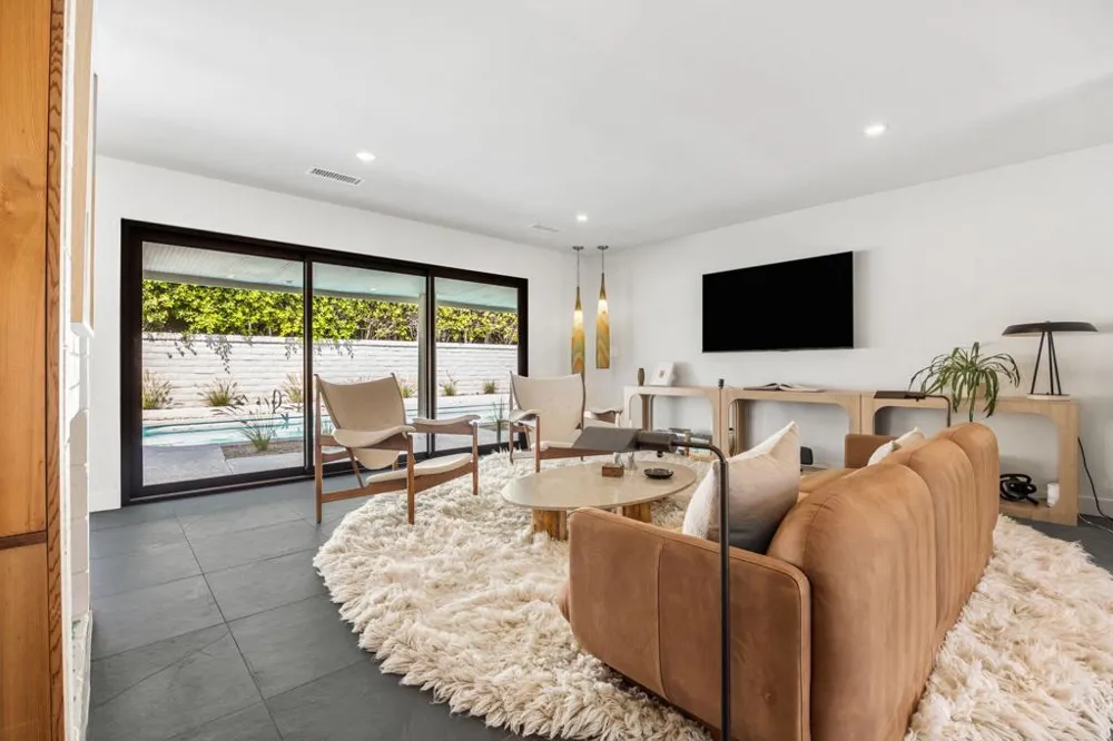 2063 S Broadmoor Drive Palm Springs, CA 92264