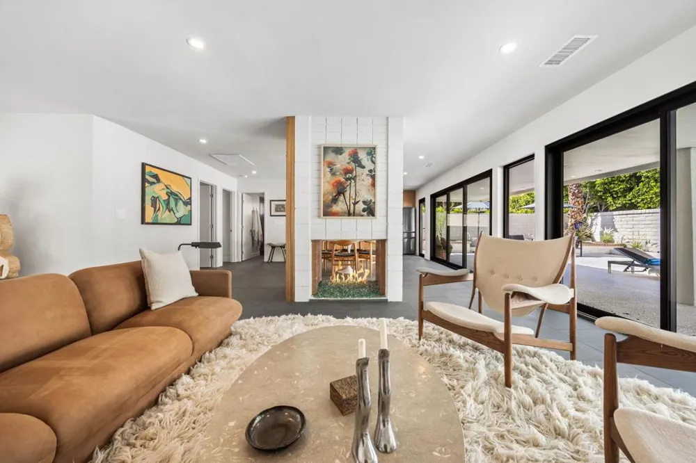 2063 S Broadmoor Drive Palm Springs, CA 92264