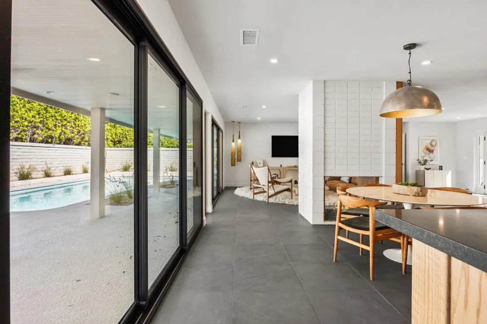 2063 S Broadmoor Drive Palm Springs, CA 92264