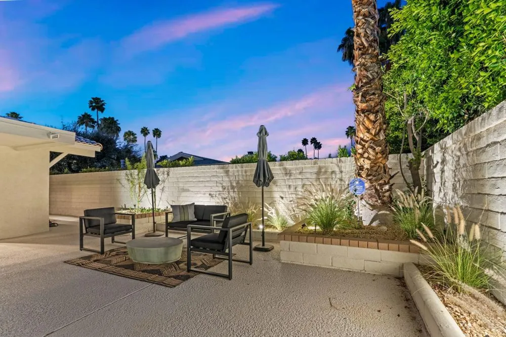 2063 S Broadmoor Drive Palm Springs, CA 92264