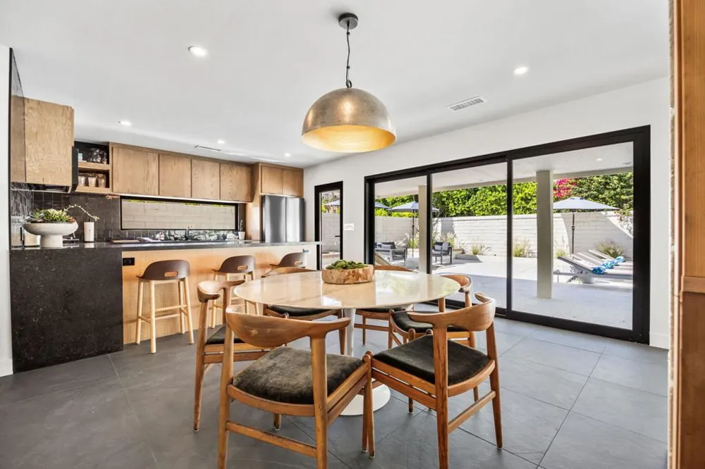2063 S Broadmoor Drive Palm Springs, CA 92264