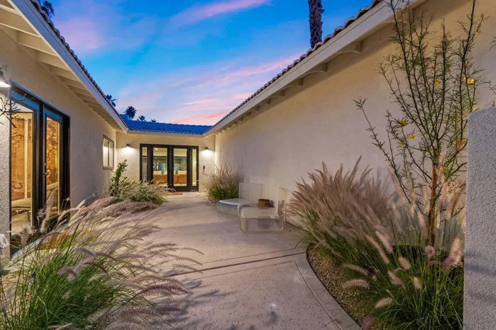 2063 S Broadmoor Drive Palm Springs, CA 92264