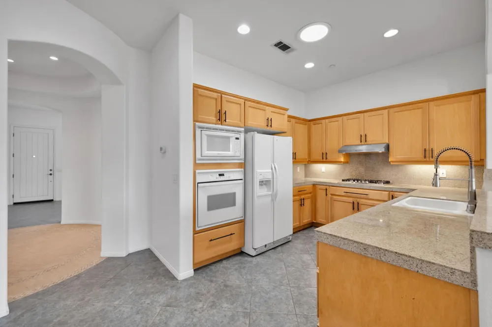 41 Vista Mirage Way Rancho Mirage, CA 92270